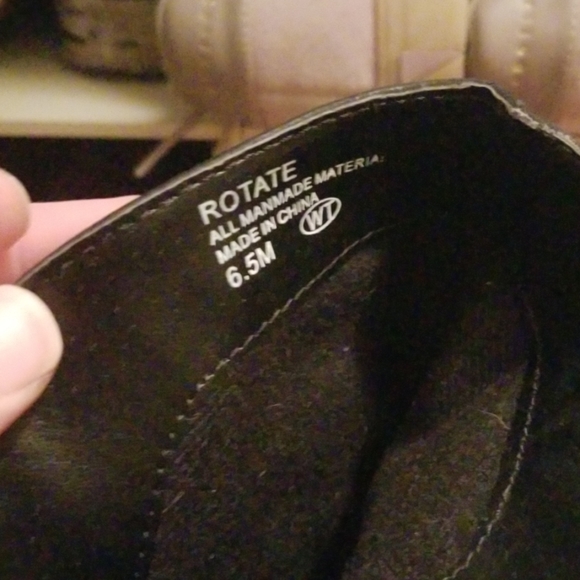 Knee high black boots - Picture 2 of 2